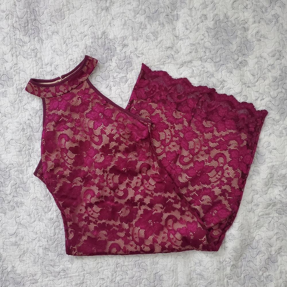 Gothic Lacey Plum-colored Bodycon Midi Dress with Halter Neck & Keyhole Back by
